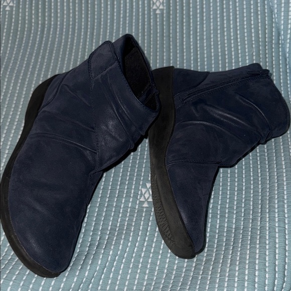 🌹Cloudsteppers by Clark's Navy Ankle Boots - Picture 3 of 6